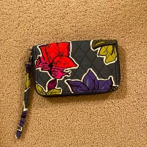 Wallet hand bag never been used beautiful green flower pattern